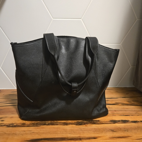 Lululemon All Day Tote (Mini)Black - Picture 2 of 16